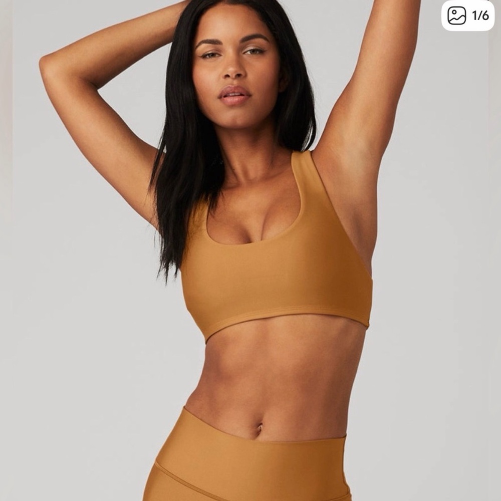 Alo Yoga Airlift Advantage Racerback Bra.